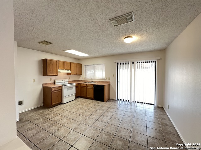 Image 5 of 27 For 6027 Walnut Mill Dr