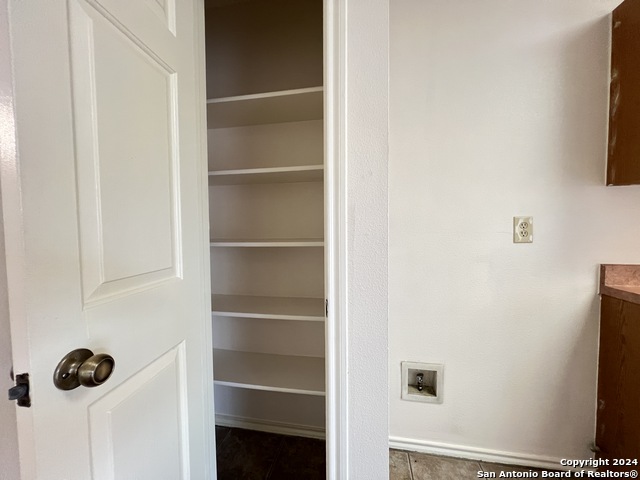 Image 8 of 27 For 6027 Walnut Mill Dr