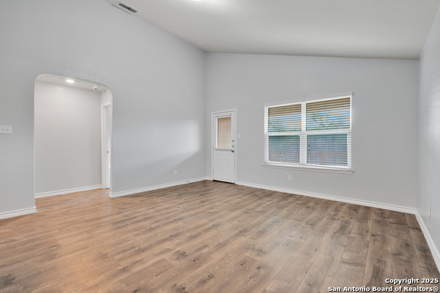 Image 8 of 22 For 8122 Horizon Dale