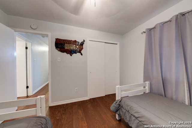 Image 23 of 29 For 453 Mitchell St W