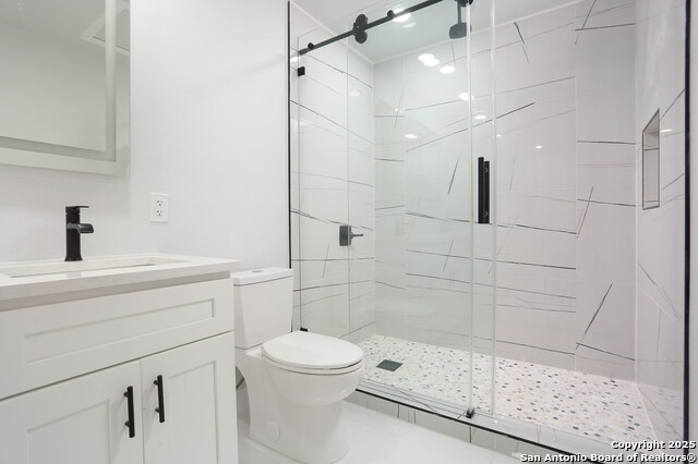 Image 22 of 27 For 8502 Ridge Stone