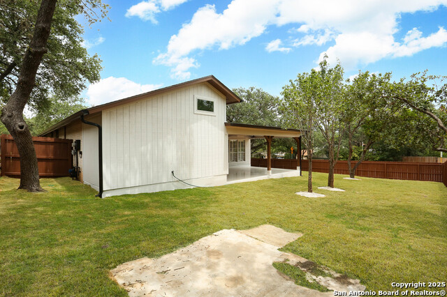 Image 25 of 27 For 8502 Ridge Stone