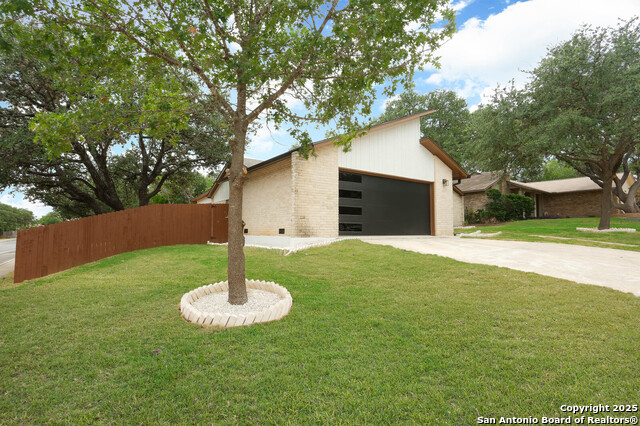 Image 3 of 27 For 8502 Ridge Stone