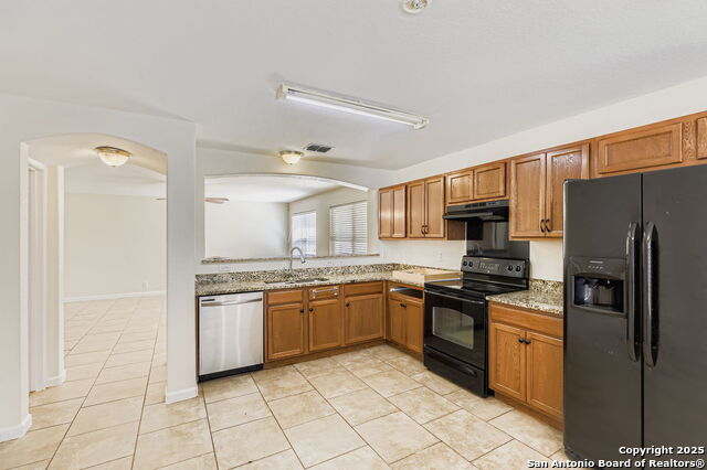 Listing photo id 8 for 1707 Guilford Ct