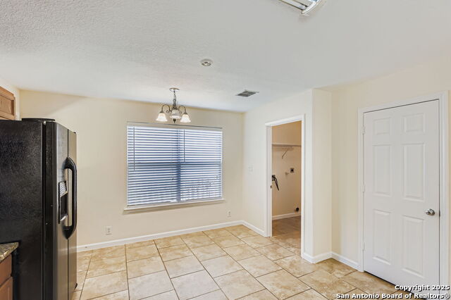 Listing photo id 10 for 1707 Guilford Ct