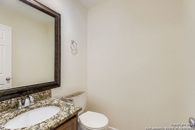 Listing photo id 12 for 1707 Guilford Ct