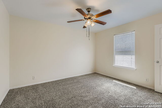 Listing photo id 21 for 1707 Guilford Ct
