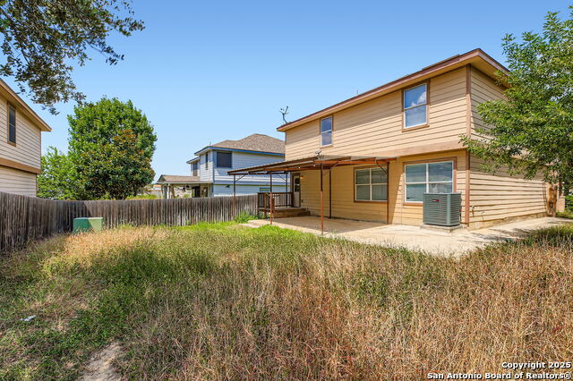 Listing photo id 25 for 1707 Guilford Ct