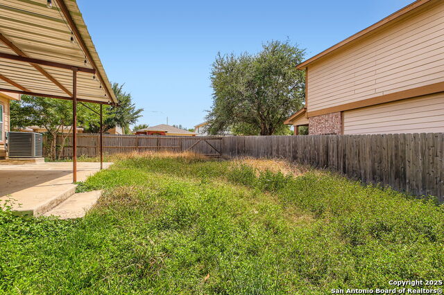 Listing photo id 27 for 1707 Guilford Ct