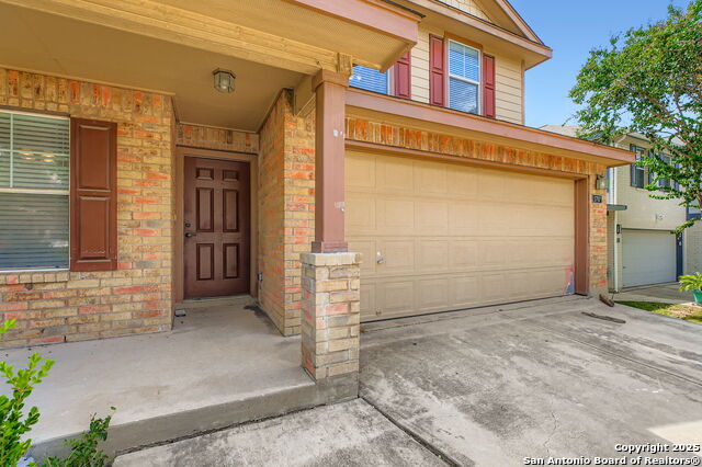 Listing photo id 3 for 1707 Guilford Ct