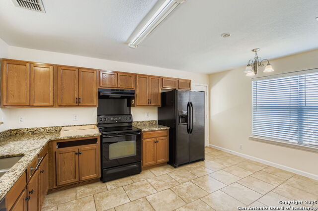 Listing photo id 7 for 1707 Guilford Ct