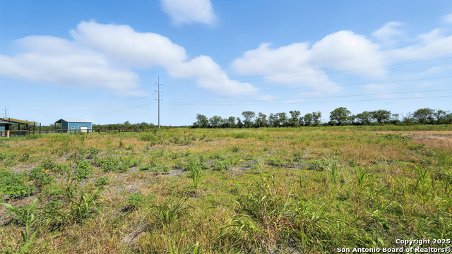 Listing photo id 9 for 305 Farmhouse