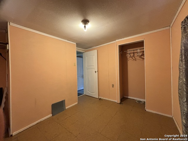 Image 11 of 17 For 371 Gillette