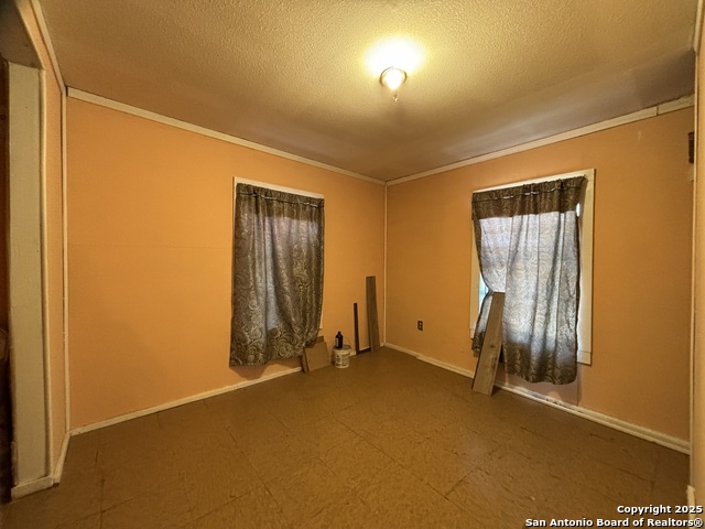 Image 12 of 17 For 371 Gillette