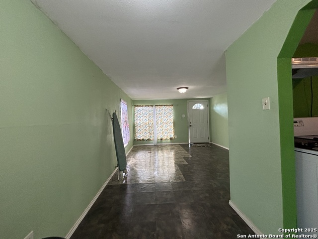 Image 16 of 17 For 371 Gillette