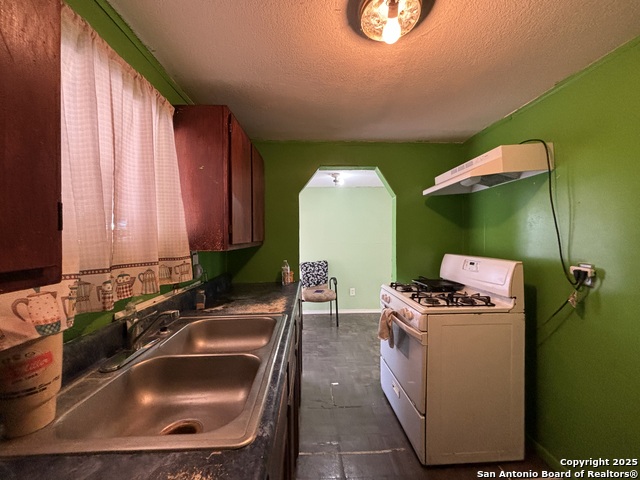 Image 7 of 17 For 371 Gillette