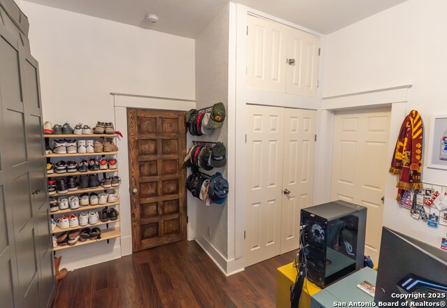 Image 22 of 31 For 420 Devine