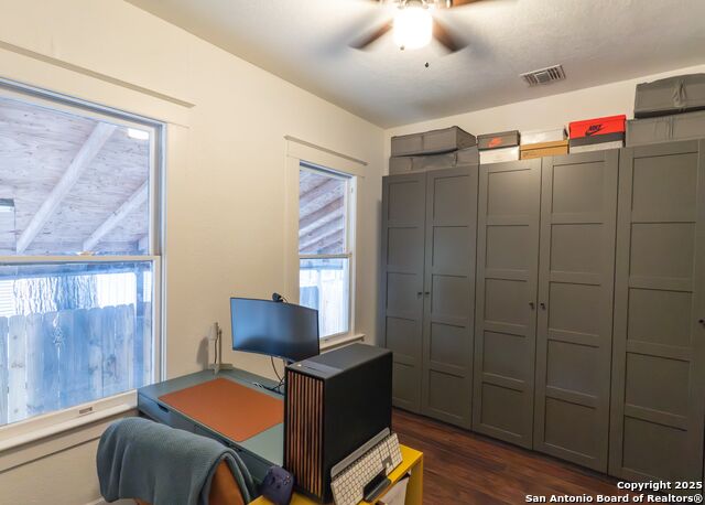 Image 23 of 31 For 420 Devine