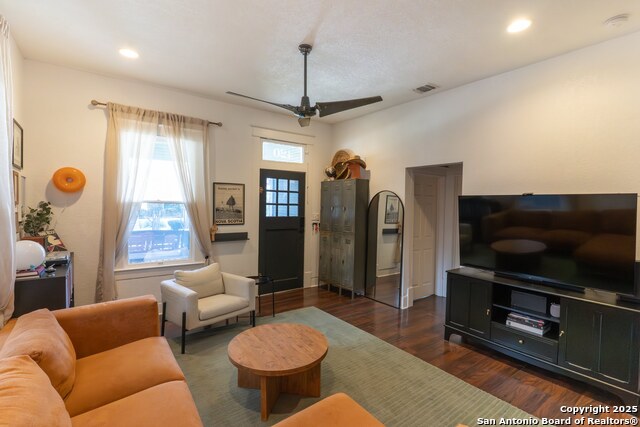 Image 4 of 31 For 420 Devine