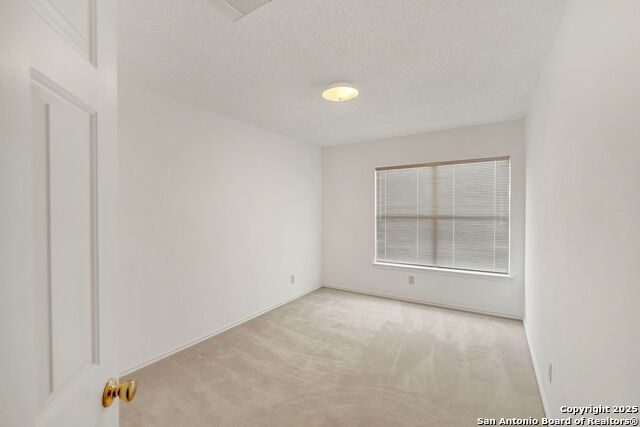 Image 32 of 39 For 6847 Evercrest