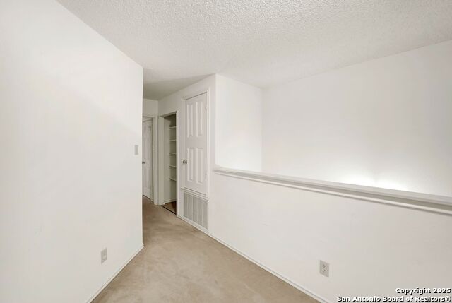 Image 33 of 39 For 6847 Evercrest