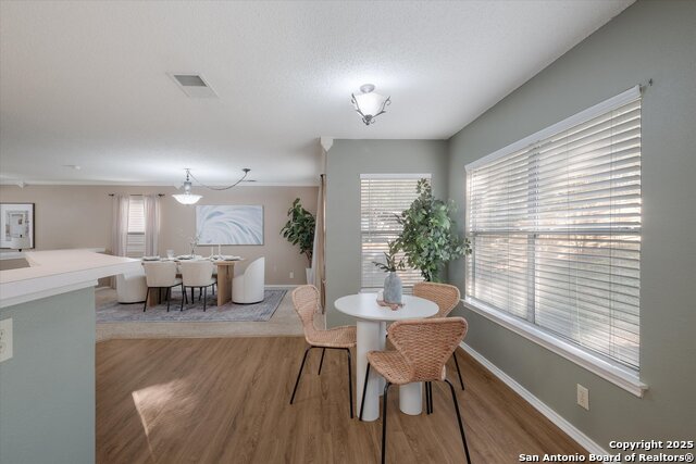Listing photo id 12 for 9115 Windward Trce