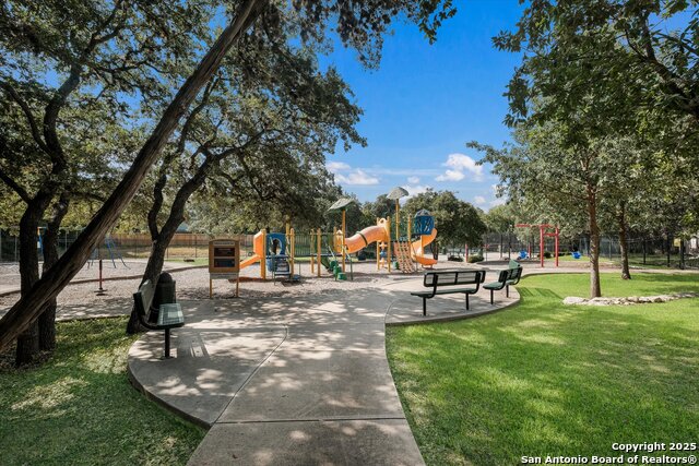 Listing photo id 28 for 9115 Windward Trce