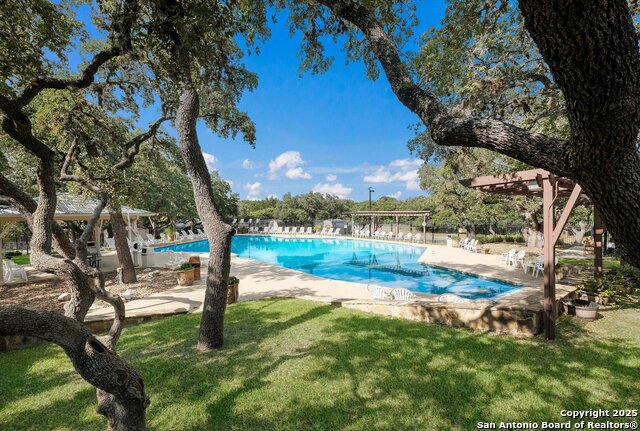 Listing photo id 33 for 9115 Windward Trce