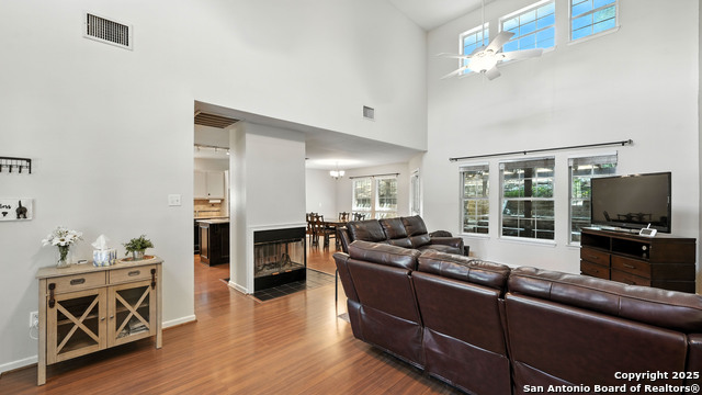 Image 19 of 50 For 642 Summerwood