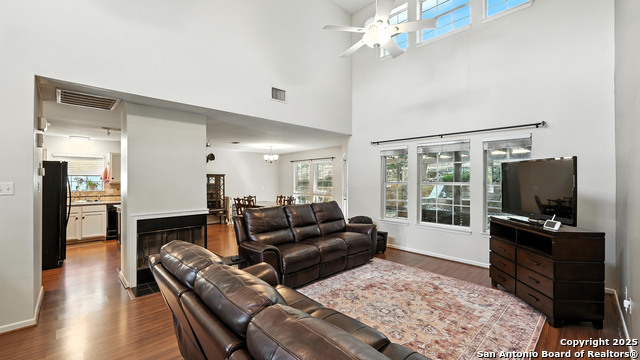 Image 25 of 50 For 642 Summerwood