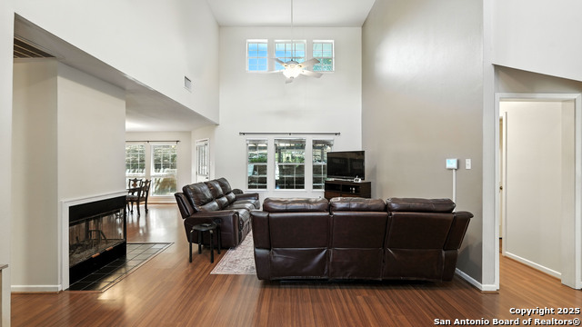 Image 26 of 50 For 642 Summerwood