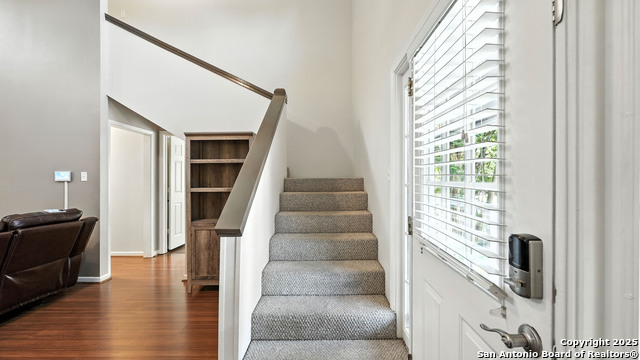Image 29 of 50 For 642 Summerwood