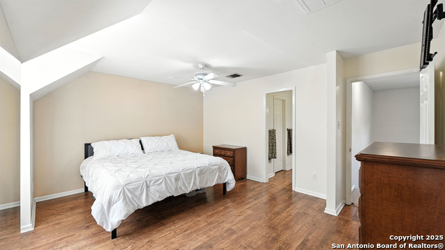 Image 31 of 50 For 642 Summerwood