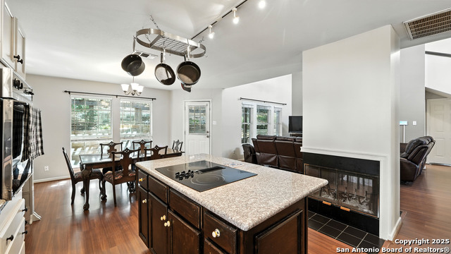 Image 5 of 50 For 642 Summerwood