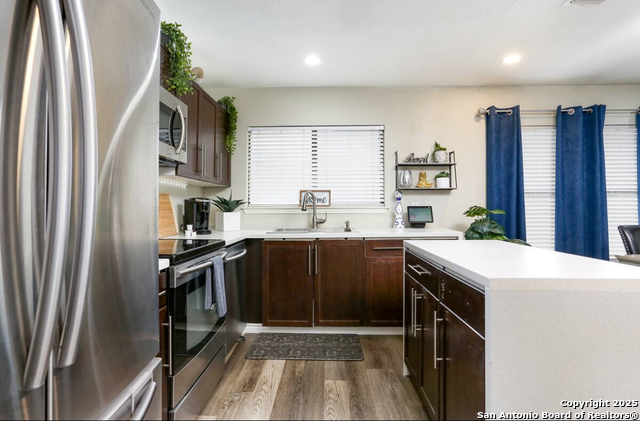 Image 11 of 28 For 647 River Village