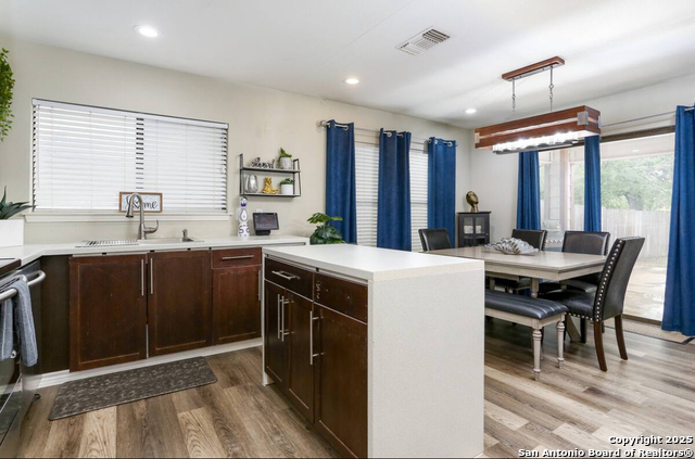 Image 12 of 28 For 647 River Village