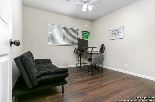 Image 13 of 28 For 647 River Village