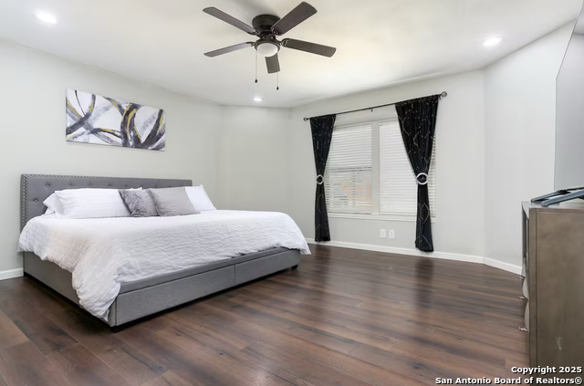 Image 15 of 28 For 647 River Village