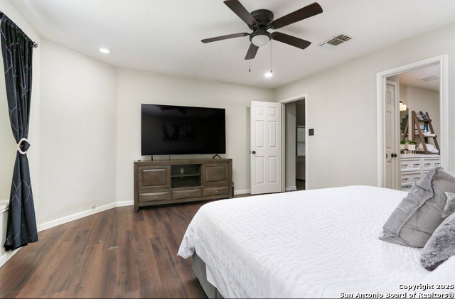 Image 17 of 28 For 647 River Village