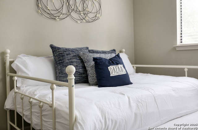 Image 23 of 28 For 647 River Village