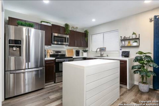 Image 8 of 28 For 647 River Village