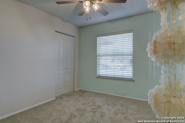 Listing photo id 8 for 5919 Hidden Boulder