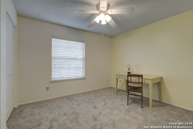 Listing photo id 10 for 5919 Hidden Boulder