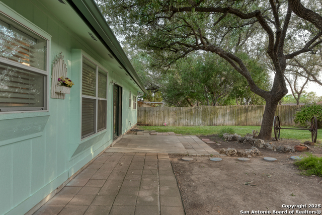 Listing photo id 15 for 5919 Hidden Boulder