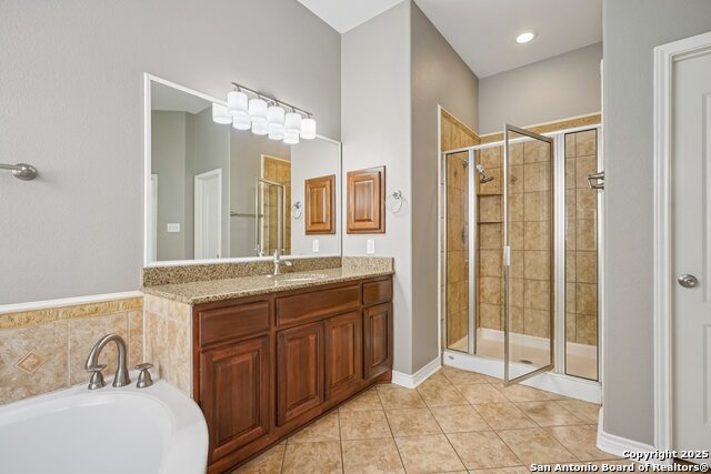 Image 25 of 74 For 3610 Pinnacle Dr