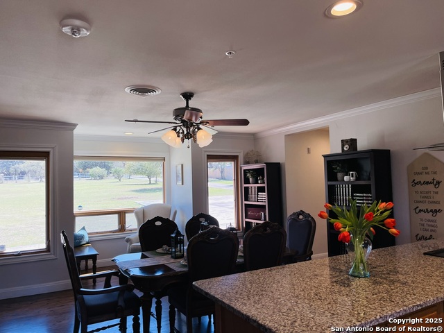 Listing photo id 22 for 8919 Saddle Trail