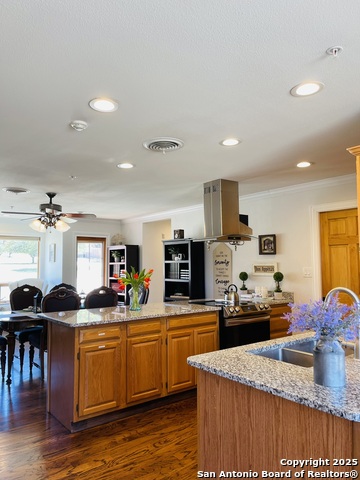 Listing photo id 24 for 8919 Saddle Trail