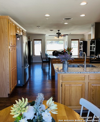 Listing photo id 25 for 8919 Saddle Trail