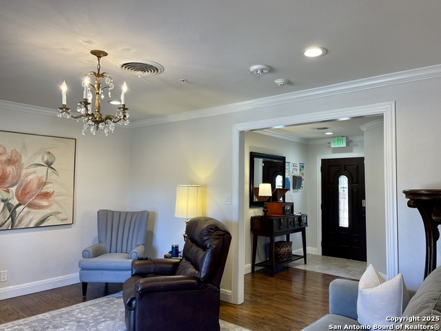 Listing photo id 2 for 8919 Saddle Trail