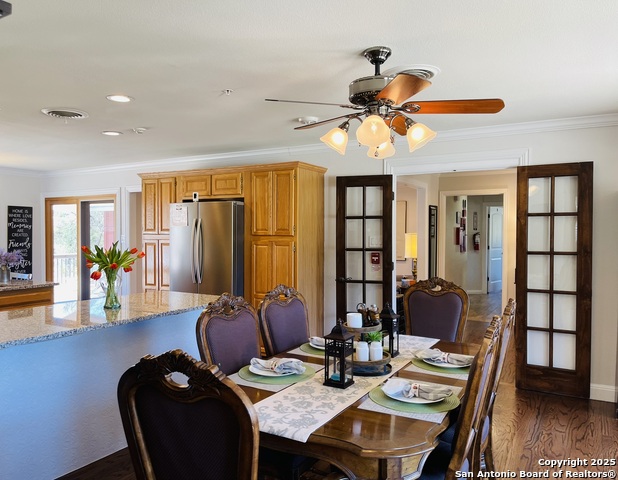 Listing photo id 3 for 8919 Saddle Trail